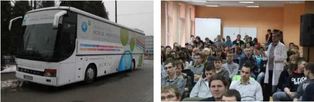 Biały autobus pierwszej edycji Atomowego Autobusu oraz sala wykładowa pełna słuchaczy